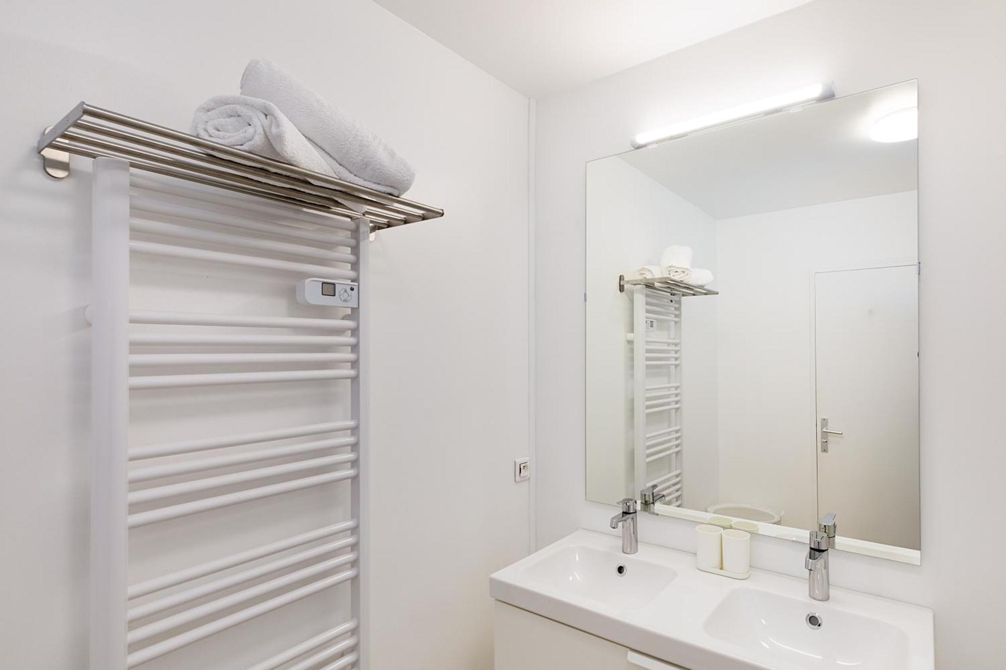 Appartement Duplex Cosy 6 Personnes - Parking Gratuit - 15 Min Centre De Paris Metro 13 *